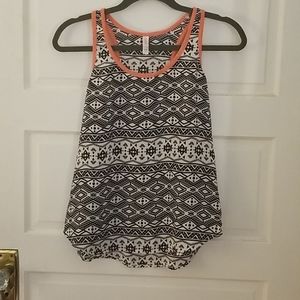 Black/white razer back with pink accent